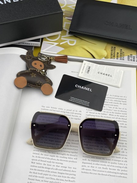 Sunglasses Chanel CH1855
