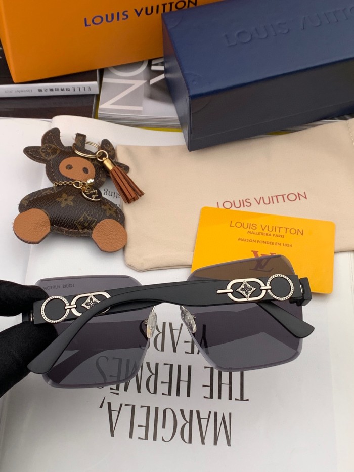 Sunglasses Louis Vuitton L0998