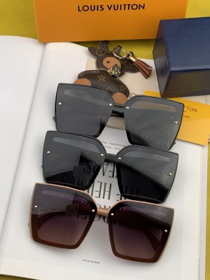 Sunglasses Louis Vuitton L822