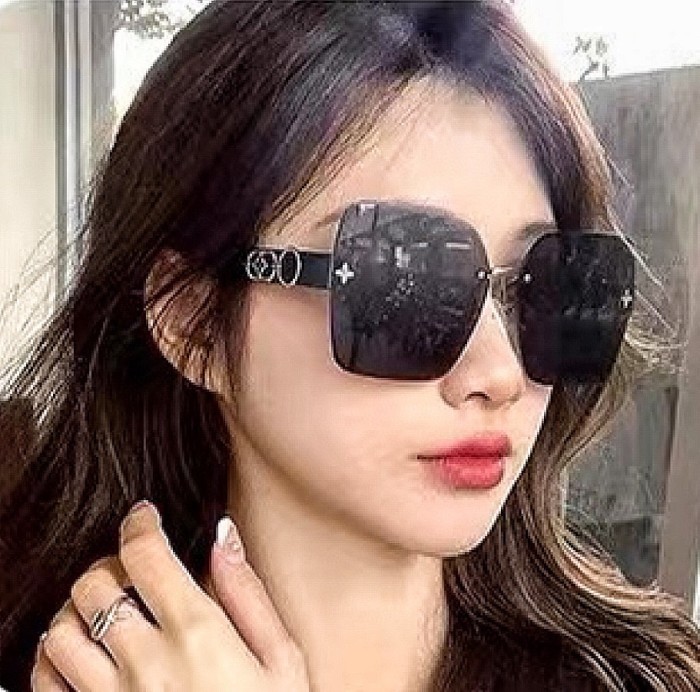 Sunglasses Louis Vuitton L0998