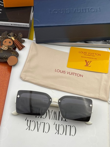 Sunglasses Louis Vuitton L6771