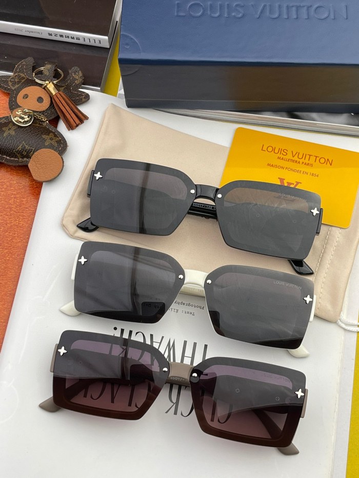 Sunglasses Louis Vuitton L6771