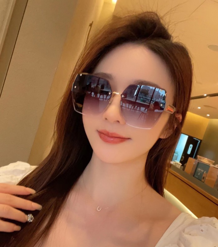 Sunglasses Louis Vuitton L9615