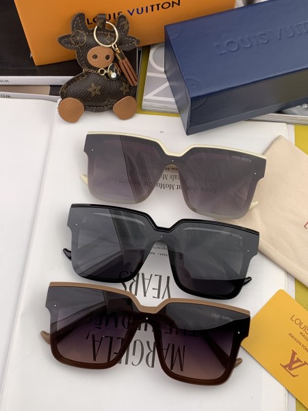 Sunglasses Louis Vuitton L0781