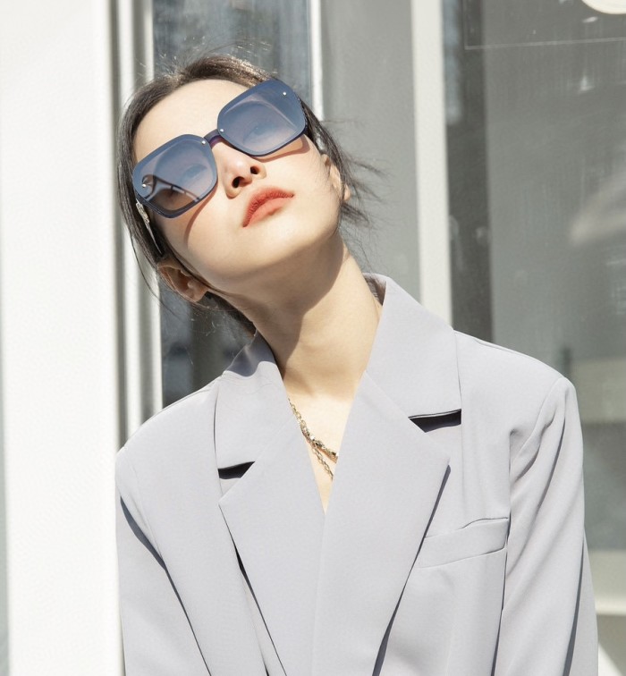 Sunglasses Gucci G7207