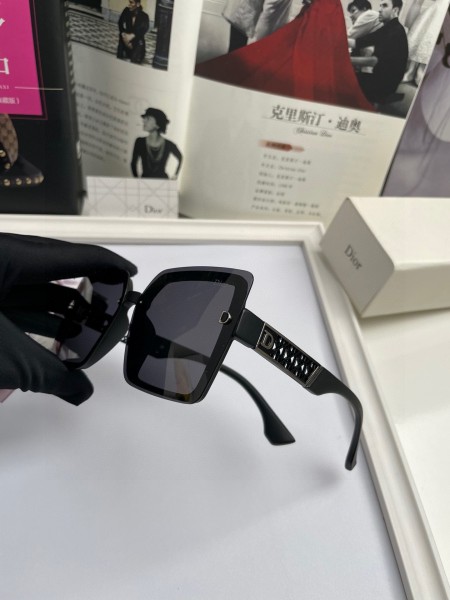 sunglasses Dior 7111