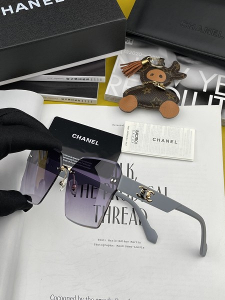 Sunglasses Chanel CH8851