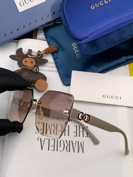 Sunglasses Gucci G1365