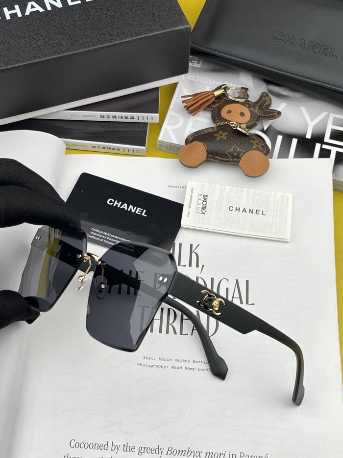 Sunglasses Chanel CH8851