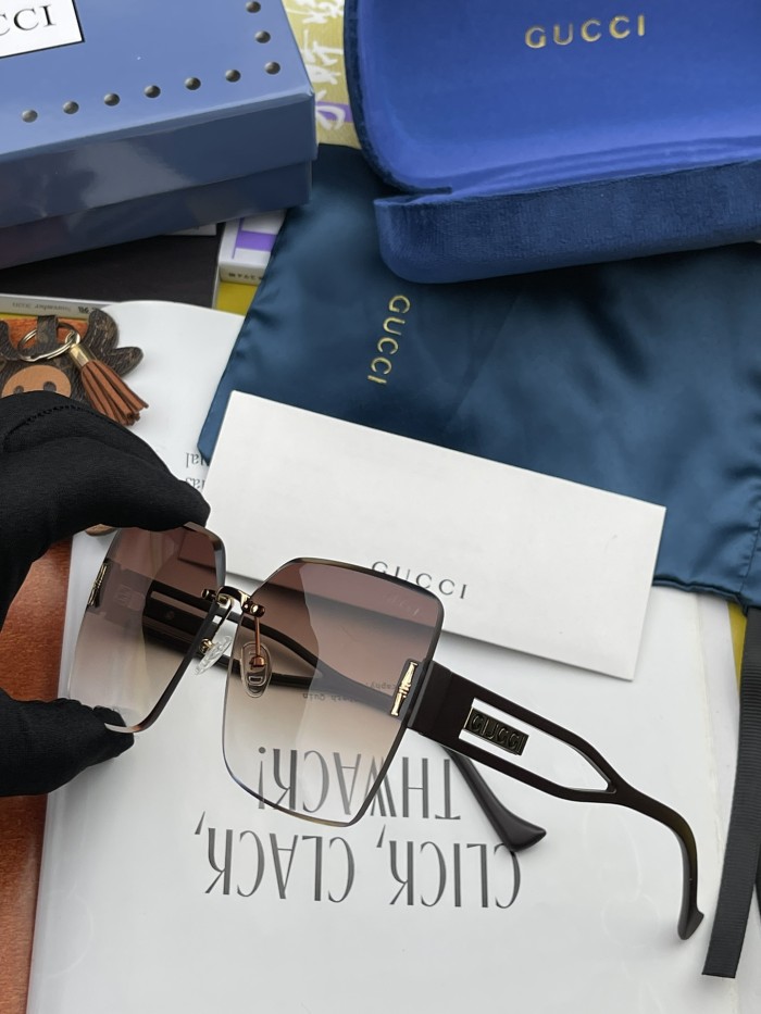 Sunglasses Gucci G1322