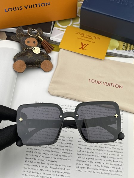 Sunglasses Louis Vuitton L1007