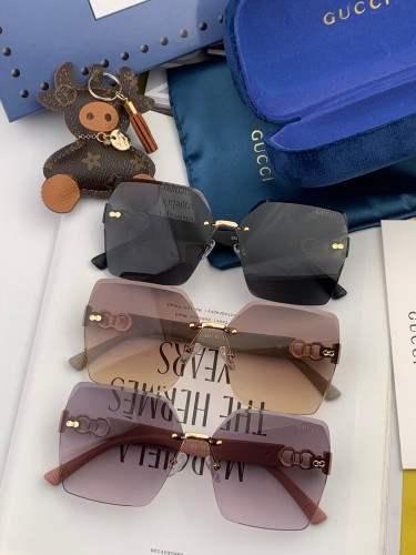Sunglasses Gucci G1365