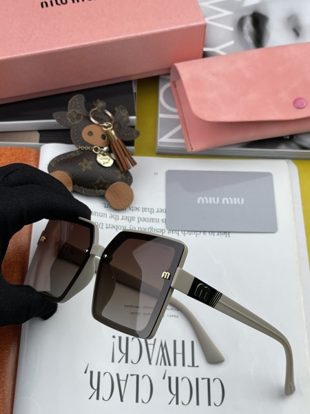 sunglasses Miu Miu MM1405