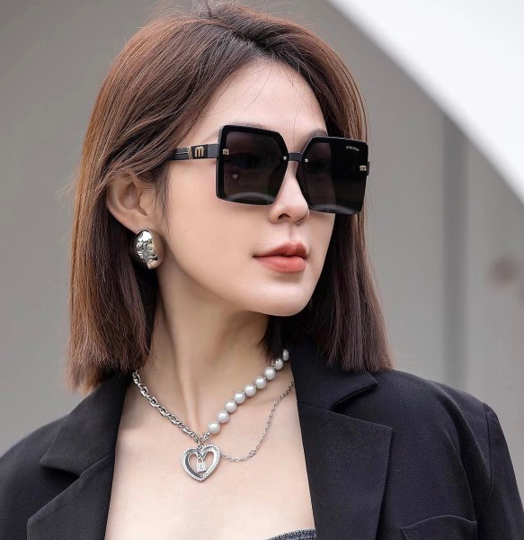 sunglasses Miu Miu MM1405