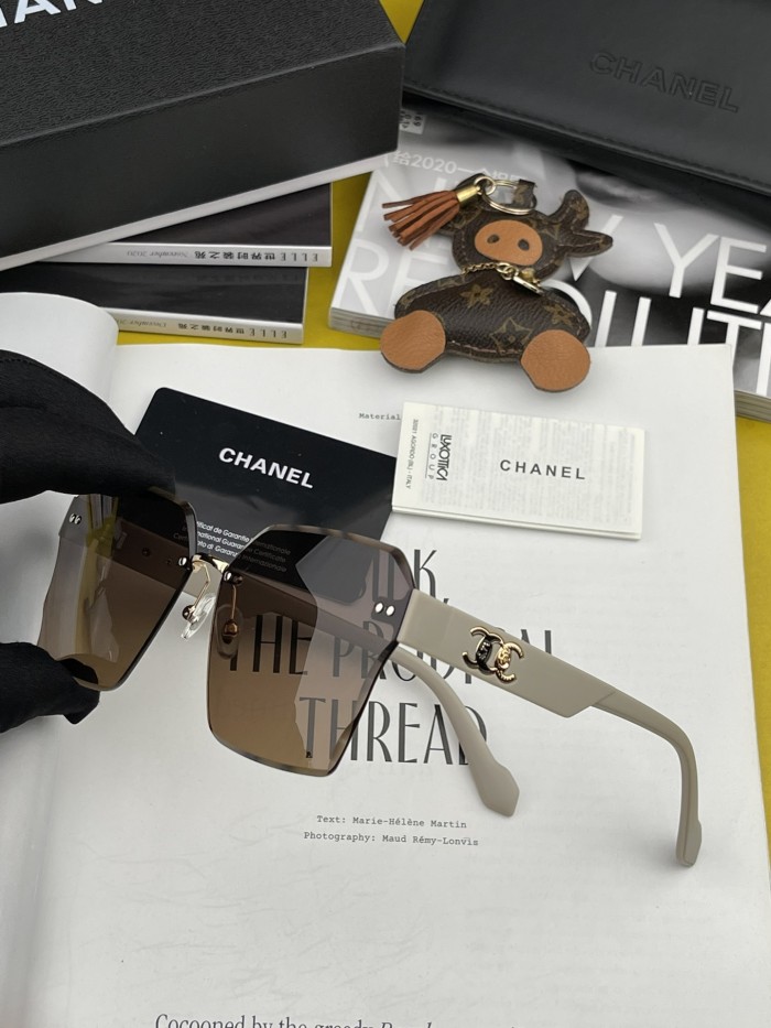 Sunglasses Chanel CH8851