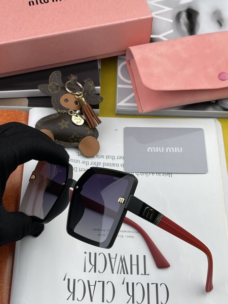 sunglasses Miu Miu MM1405