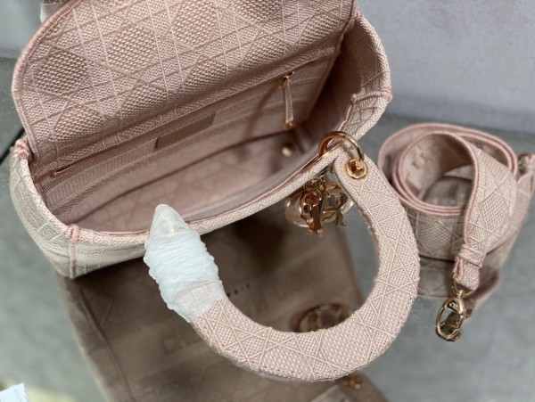 Handbag   Dior  size  24 cm