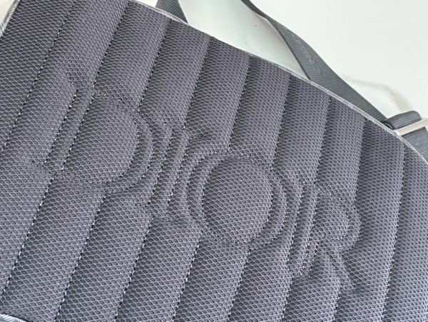  Handbag   Dior  93321  size  21 x 32 x 10  cm