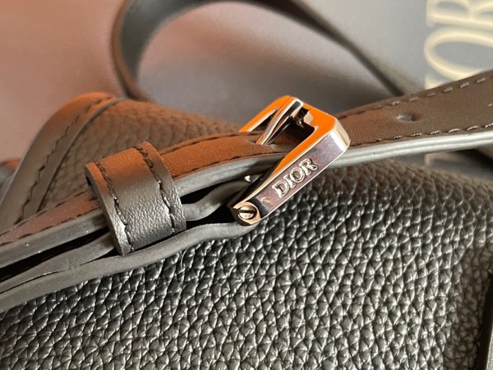  Handbag   Dior  93352  size  20.5*16*5  cm