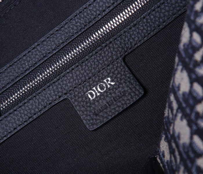  Handbag   Dior  93323  size  34 x 25.5 x 5  cm