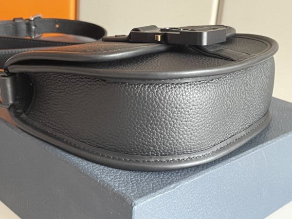  Handbag   Dior  93352  size  20.5*16*5  cm