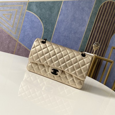 Handbag   Chanel 112  size  25 cm