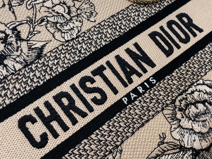   Handbag  Dior  size  24*11*20 cm