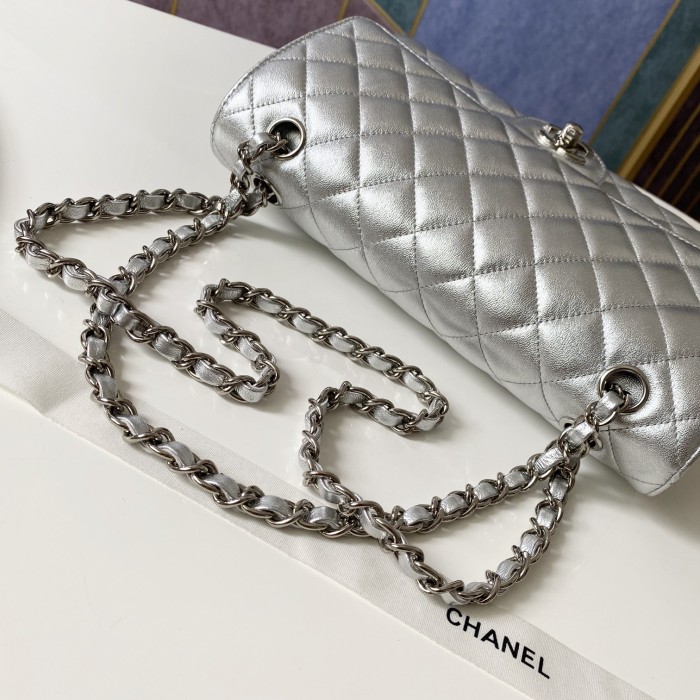 Handbag   Chanel 112  size  25 cm