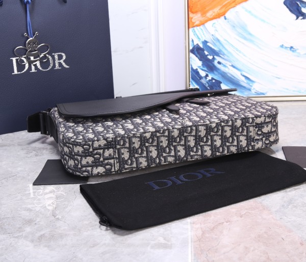 Handbag   Dior   93355  size   36.5*24.5*5.5  cm