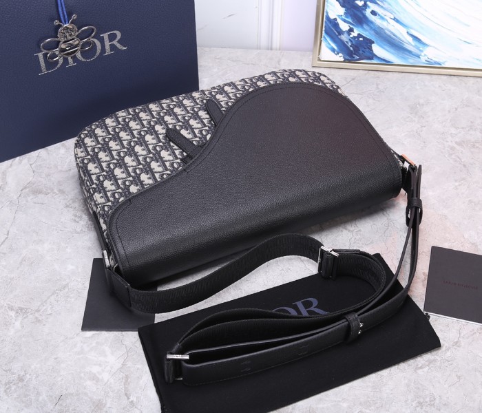 Handbag   Dior   93355  size   36.5*24.5*5.5  cm