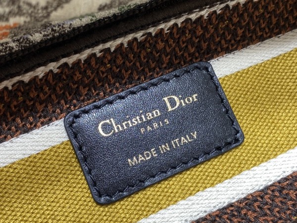 Handbag   Dior  size  24 cm