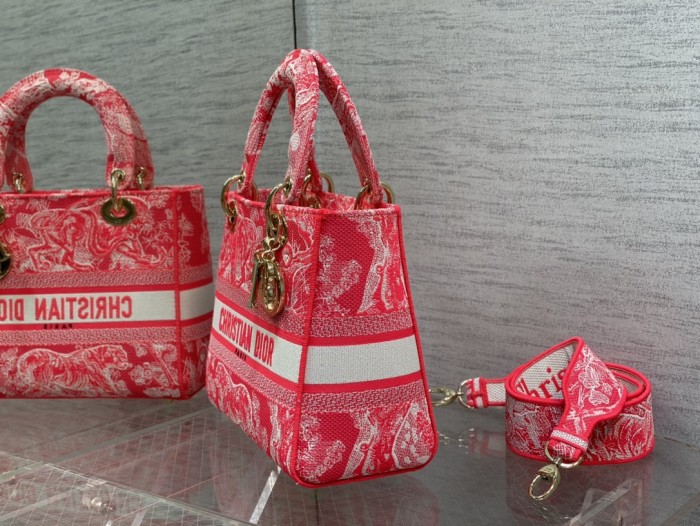 Handbag   Dior   size  24 cm