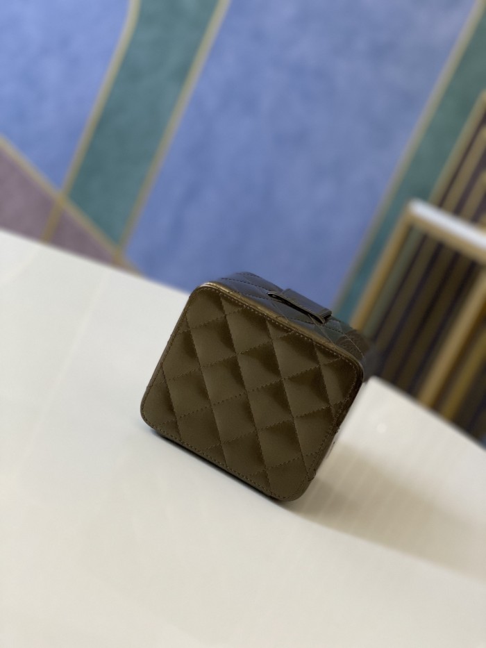 Handbag   Chanel size  11*9.5*8.5 cm