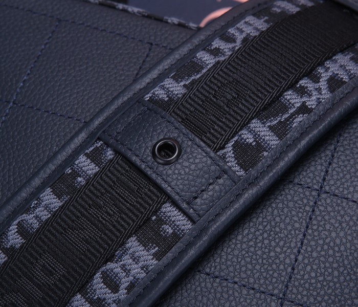 Handbag   Dior   size  22x15x5 cm