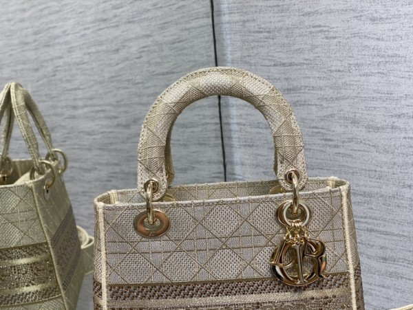  Handbag   Dior  size 24 cm