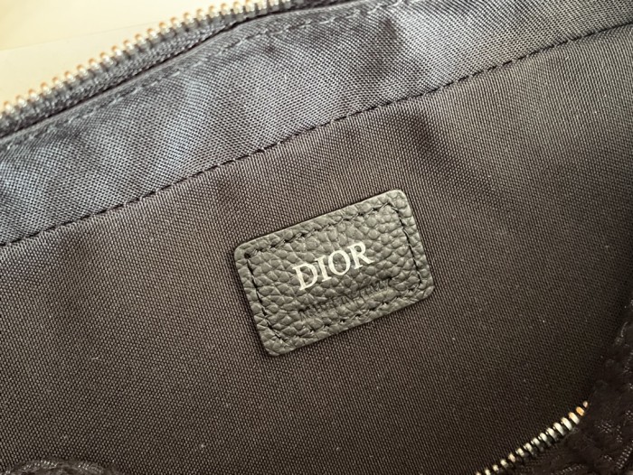  Handbag   Dior  size  22x15x5 cm