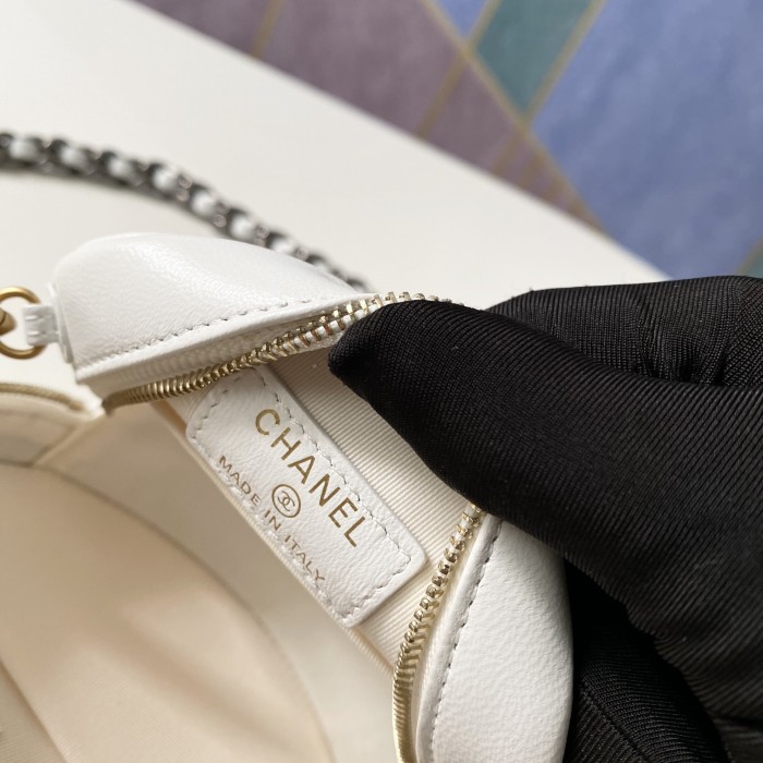 Handbag   Dior  0945   size  12 cm 