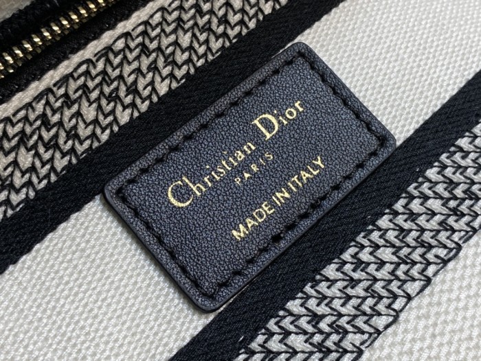   Handbag  Dior  size 24*11*20 cm