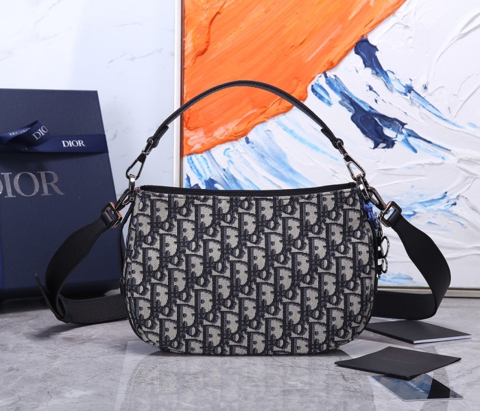  Handbag   Dior  CD93315  size  24*17*8  cm