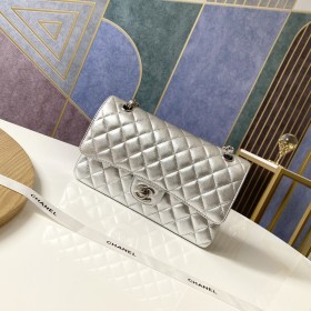 Handbag   Chanel 112  size  25 cm