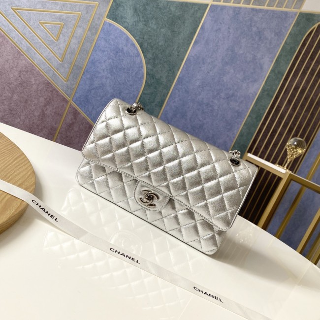 Handbag   Chanel 112  size  25 cm