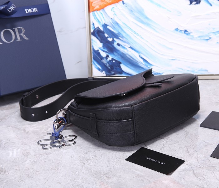  Handbag   Dior  CD93315  size  24*17*8  cm