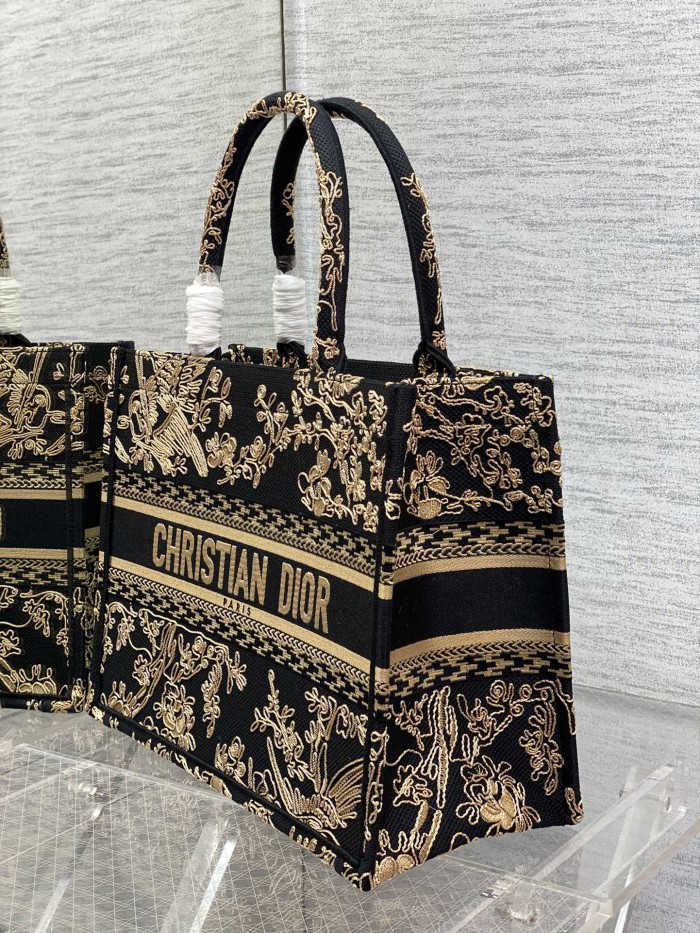  Handbag   Dior   size  36*18*28 cm