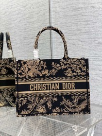  Handbag   Dior   size  36*18*28 cm