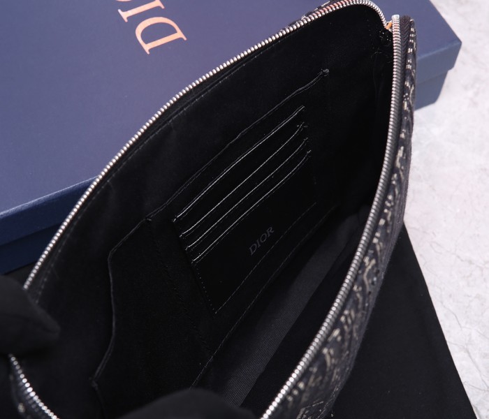  Handbag   Dior  2OBCA2510  size  30*20*2.5  cm