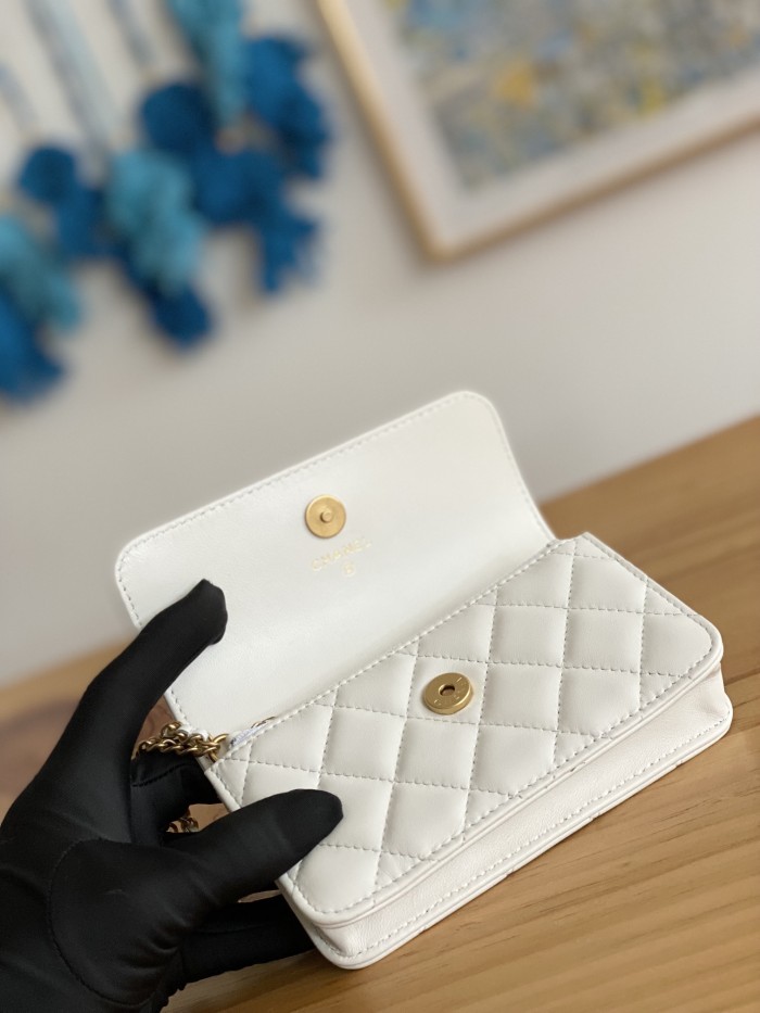 Handbag  Chanel  81216 size 15.2 9.5   3.5 cm