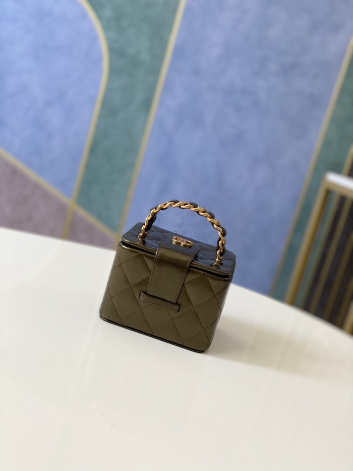 Handbag   Chanel size  11*9.5*8.5 cm