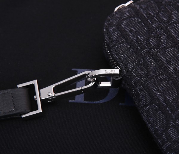  Handbag   Dior  2OBCA2510  size  30*20*2.5  cm