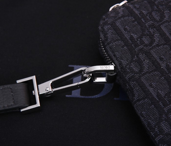  Handbag   Dior  2OBCA2510  size  30*20*2.5  cm