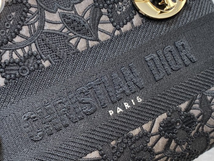 Handbag   Dior   size  24 cm